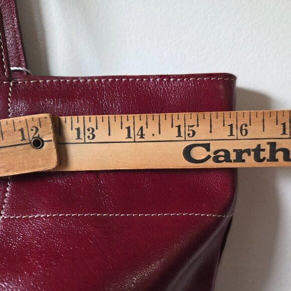 NWT CAROLEE DEEP RED LEATHER TOTE BAG SIZE LARGE - Picture 14 of 16